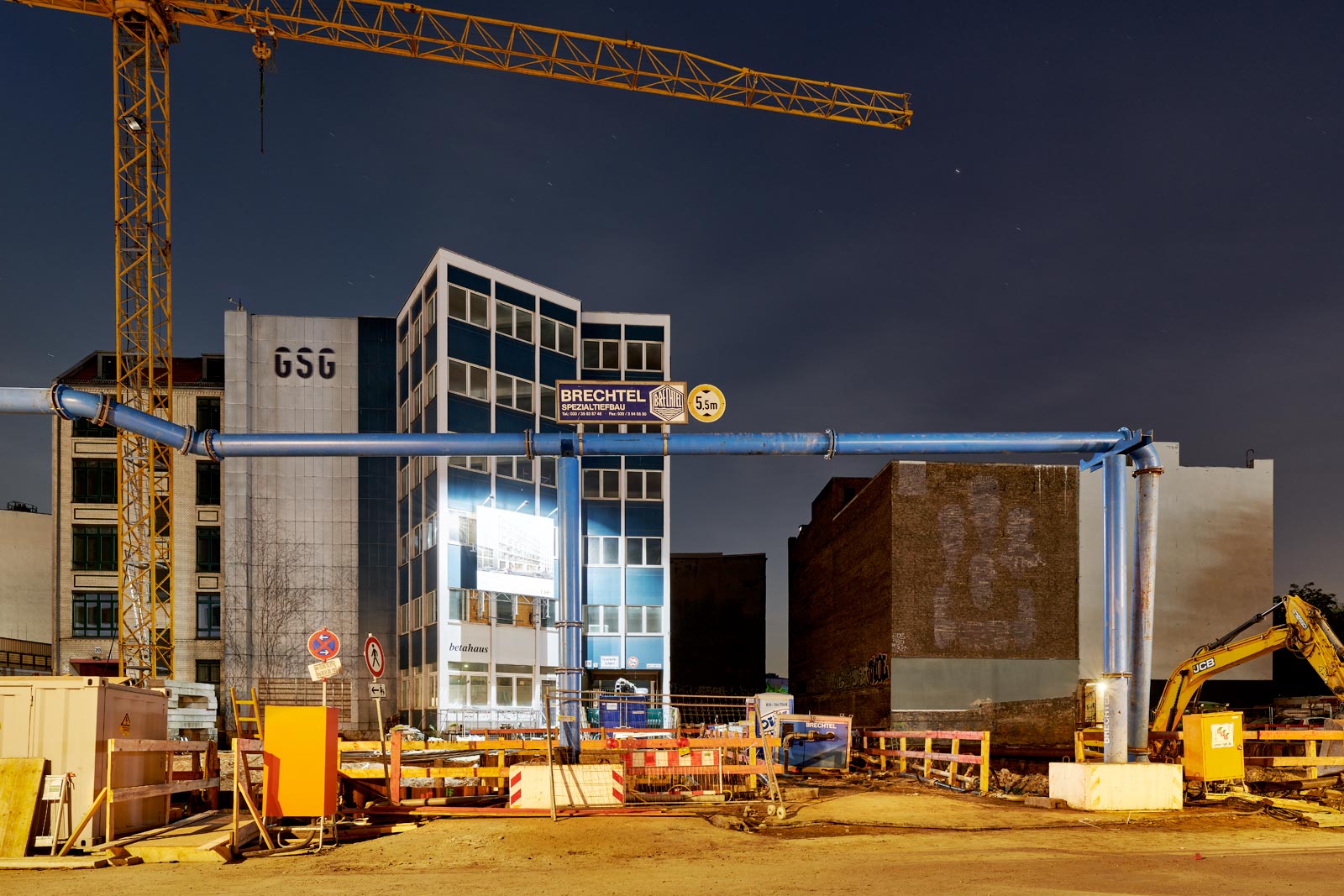 foto: manfred bogner, berlin, mind the gap